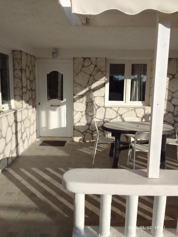 Antonia Family House Near Airport Apartment ปอร์โตราฟตี ภายนอก รูปภาพ